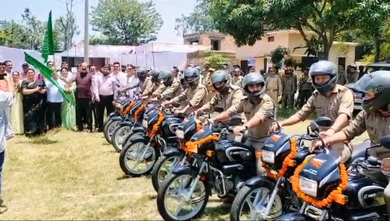 कॉर्बेट टाइगर रिजर्व में बड़ी पहल: मंत्री सुबोध उनियाल ने किया सिलाई केंद्र का उद्घाटन, ऑपरेशन मानसून के लिए मिलीं 10 मोटरसाइकिलें