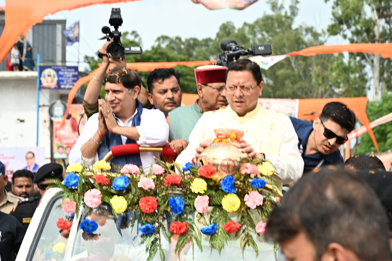 संत रविदास जयंती: भगवानपुर में पुष्कर सिंह धामी ने सिर पर कलश रखकर शुरू की समरसता यात्रा