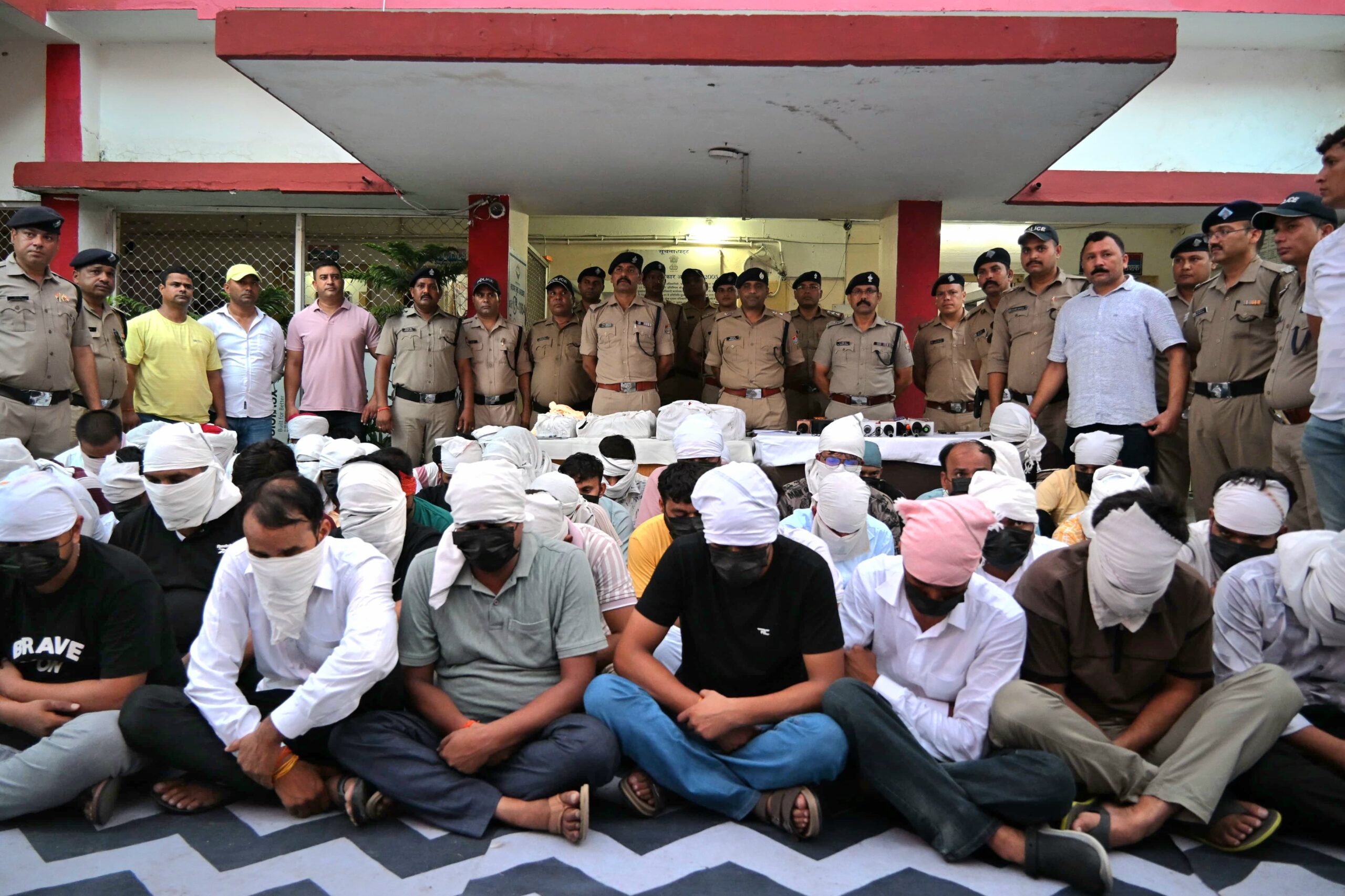 रामनगर के हाई-प्रोफाइल रिसॉर्ट में सेक्स रैकेट का भंडाफोड़: SSP मंजूनाथ TC की सटीक रणनीति से 52 गिरफ्तार, 10 महिलाएं मुक्त