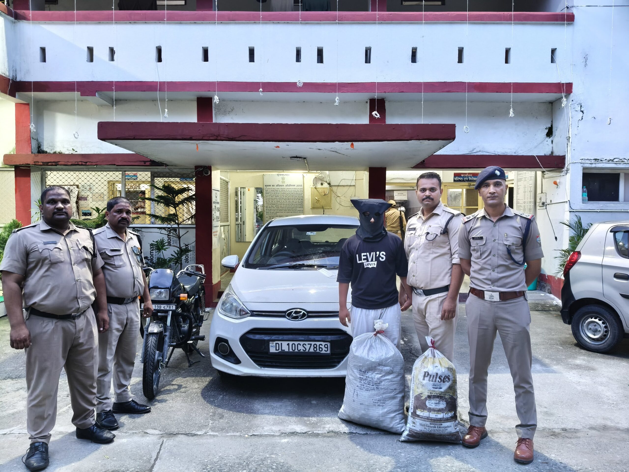 रामनगर पुलिस का ऑपरेशन प्रहार: i20 कार से 7 लाख का अवैध गांजा बरामद, तस्कर गिरफ्तार