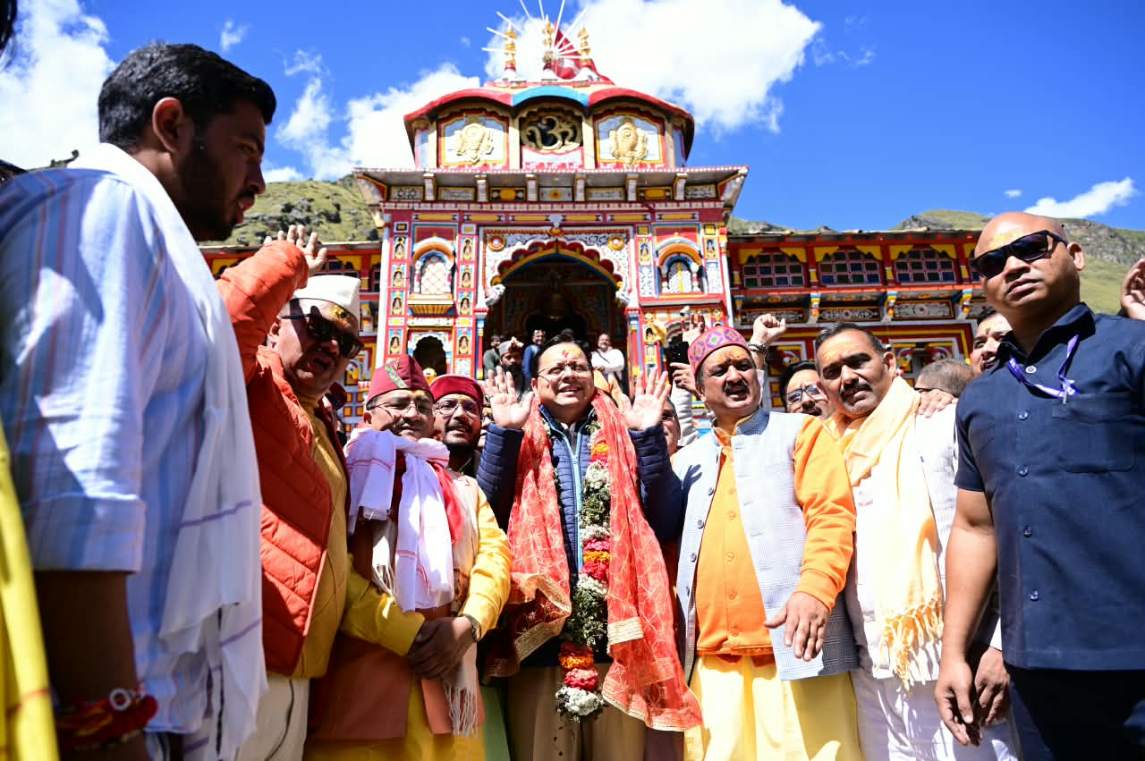 बदरीनाथ धाम मास्टर प्लान का सीएम धामी ने लिया जायजा, स्वामीनारायण कथा महोत्सव में हुए शामिल