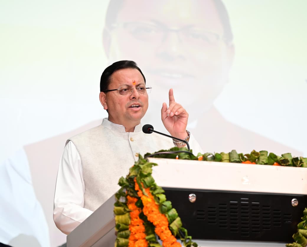 विजयदशमी 2026: पुष्कर सिंह धामी ने दी प्रदेशवासियों को दशहरा की शुभकामनाएं, जानें अहंकार त्यागने और सच्चाई के मार्ग पर चलने का संदेश